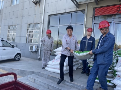 鋁鎂合金分公司發(fā)放防暑降溫物資